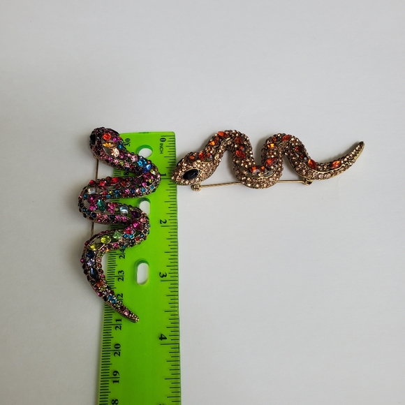 Large Rhinestone Snake Brooch - Picture 4 of 6